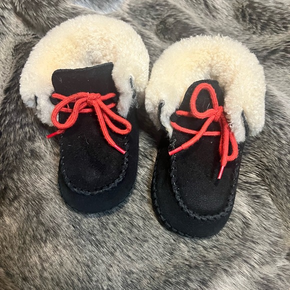 Baby UGGs size 4/5 SOLD - Picture 4 of 5